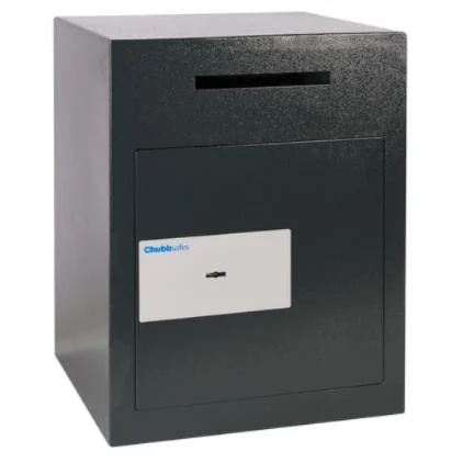 Coffre de dépôt Chubbsafes Sigma Deposit M-50 à serrure à clé, vue de trois quarts